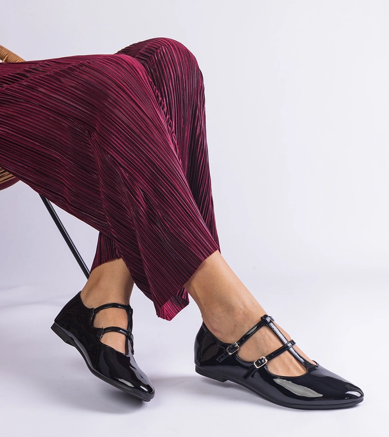 Hers baleriny damskie czarne lakierowane ze sprzączką