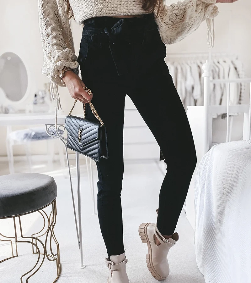 Czarne spodnie z wysokim stanem