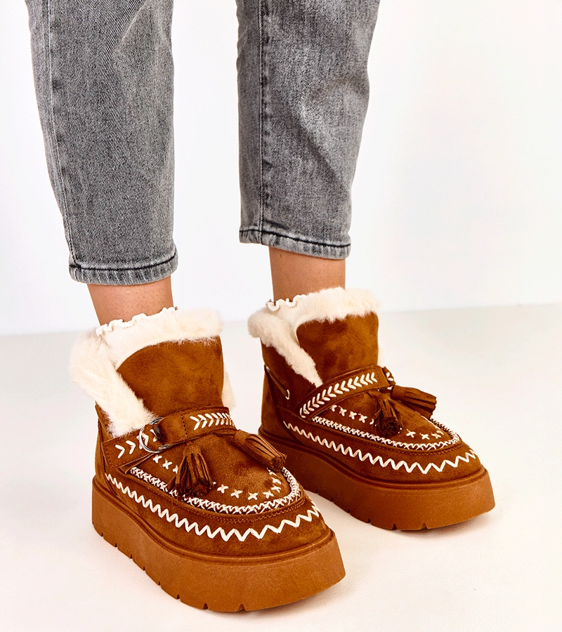 Hers Brązowe śniegowce na platformie z frędzlami