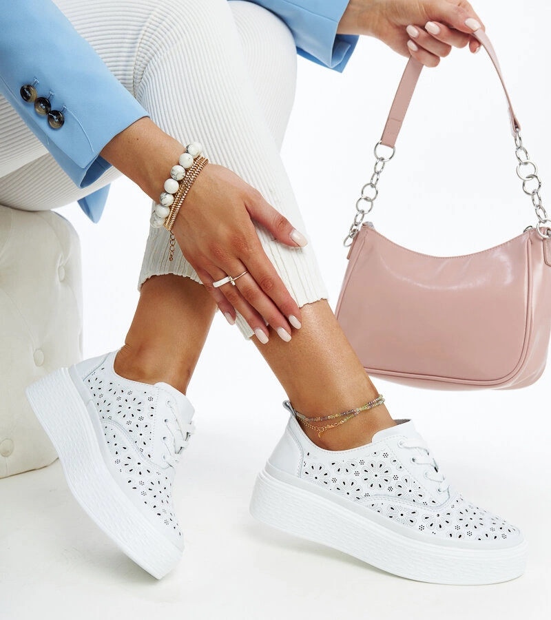 Białe ażurowe skórzane sneakersy