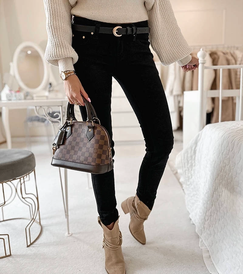 Czarne materiałowe spodnie z paskiem