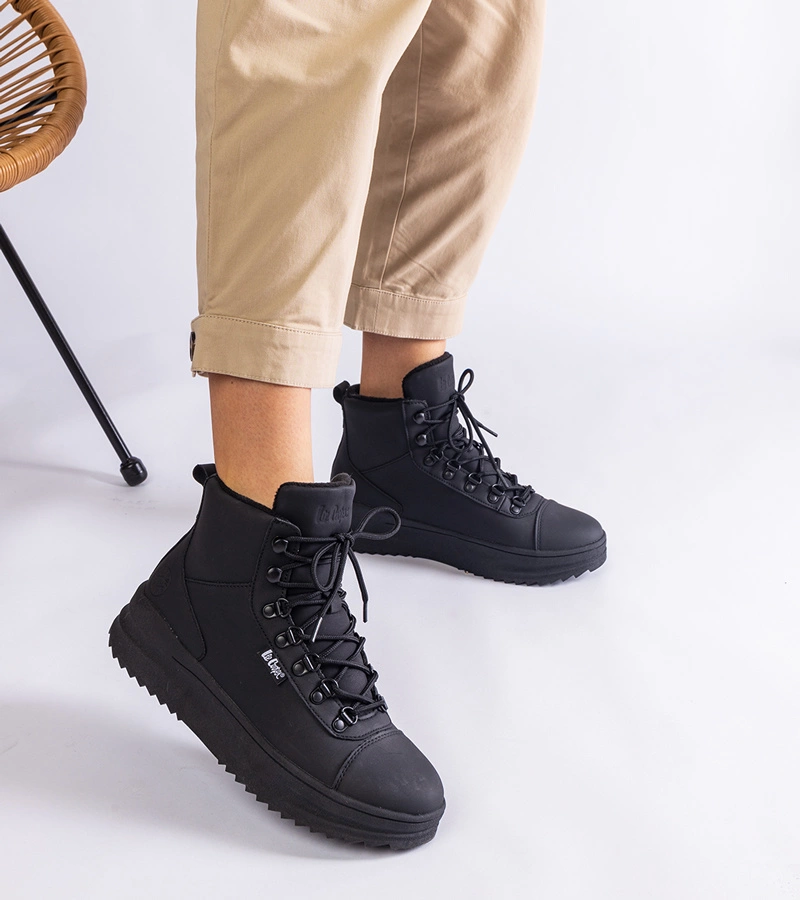 Czarne ciepłe botki Lee Cooper LCJ-23-31-3028L