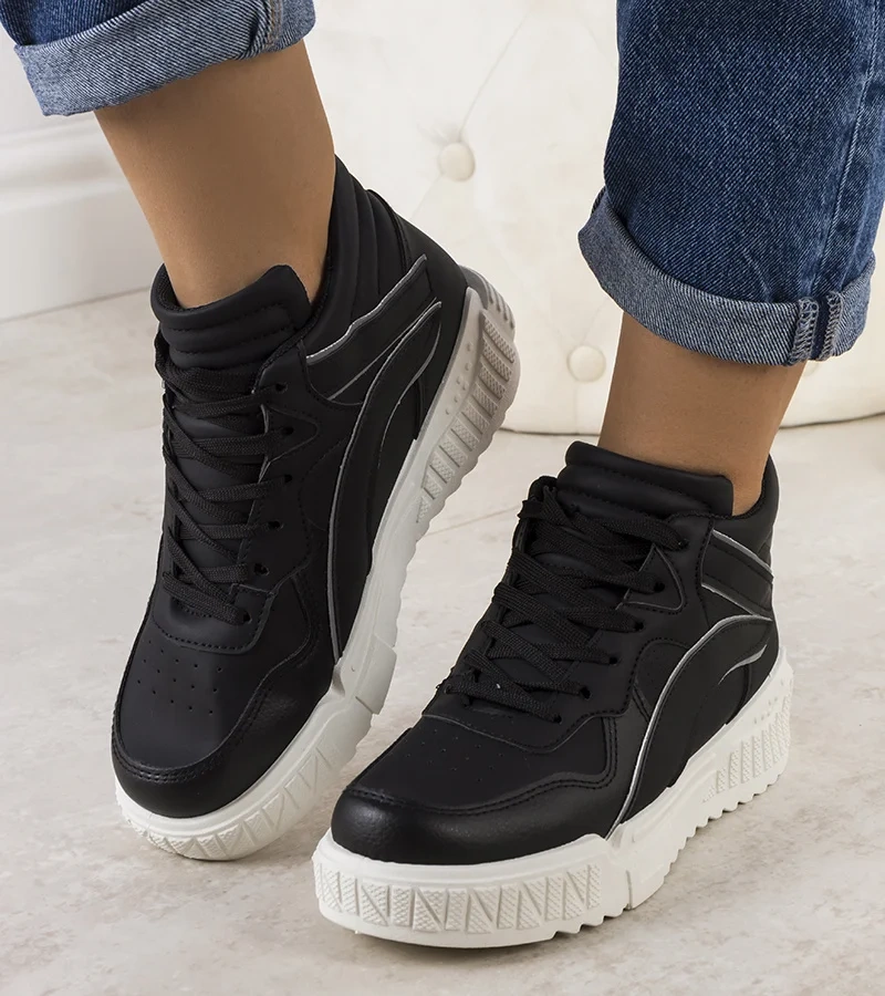 Wysokie czarne sneakersy