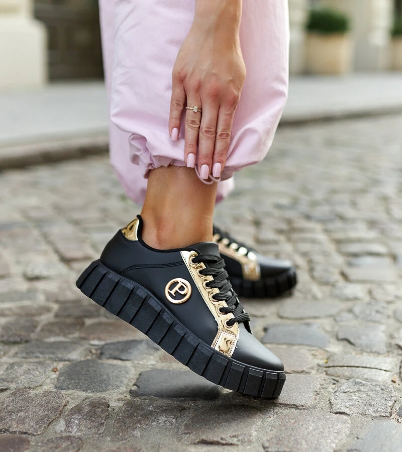 Czarno-złote sneakersy na masywnej podeszwie