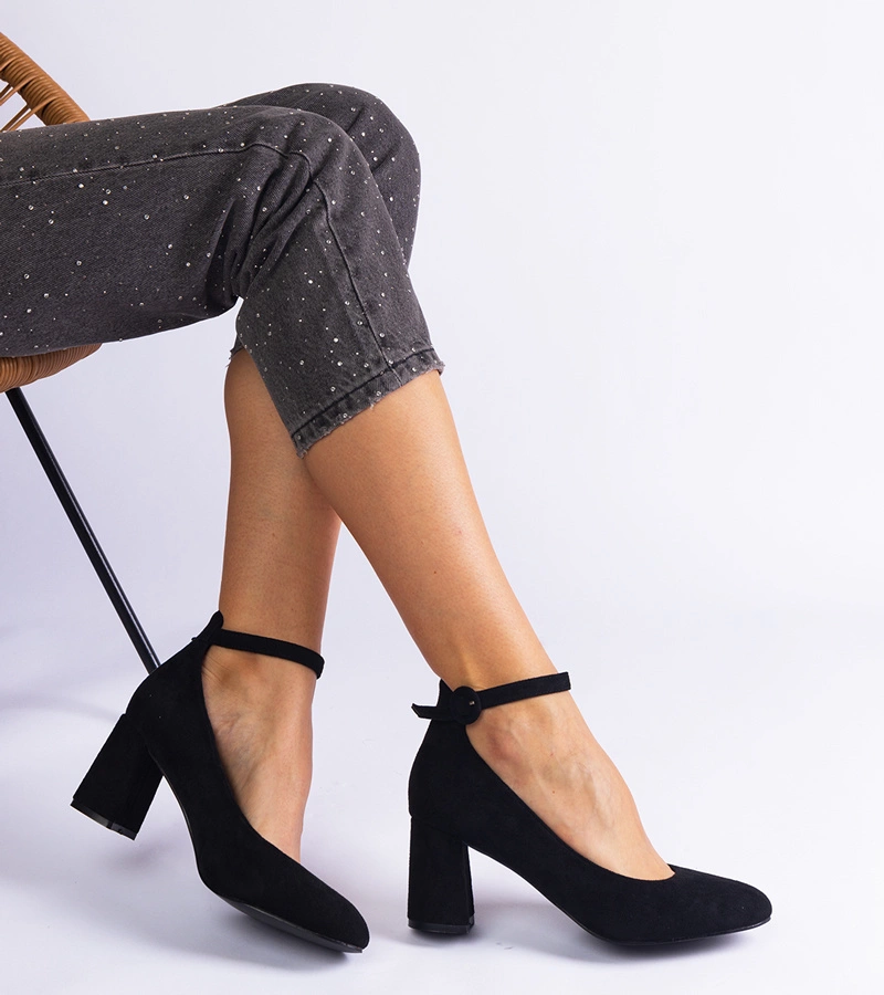 Hers czółenka damskie czarne z ekoskóry zamszowej na słupku