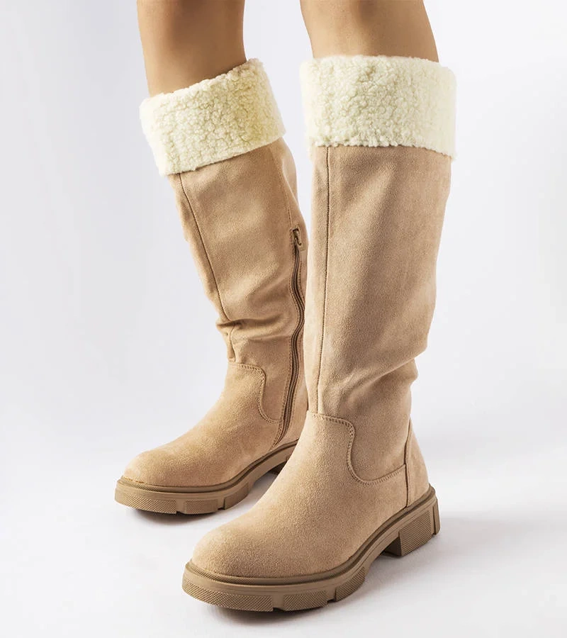 Beżowe kozaki eko-zamsz