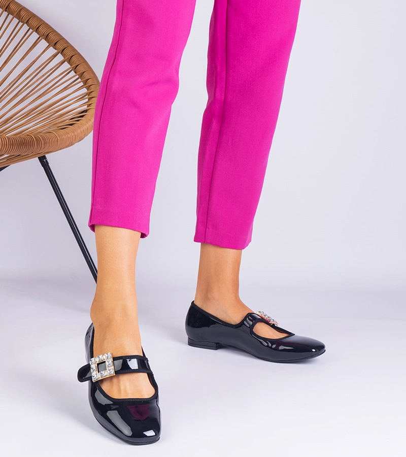 Hers baleriny damskie czarne lakierowane z klamrą