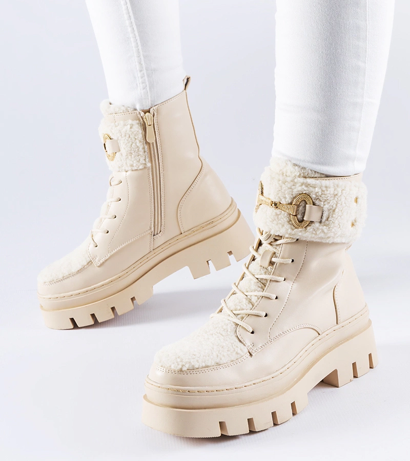 Beżowe ocieplane workery z klamerką