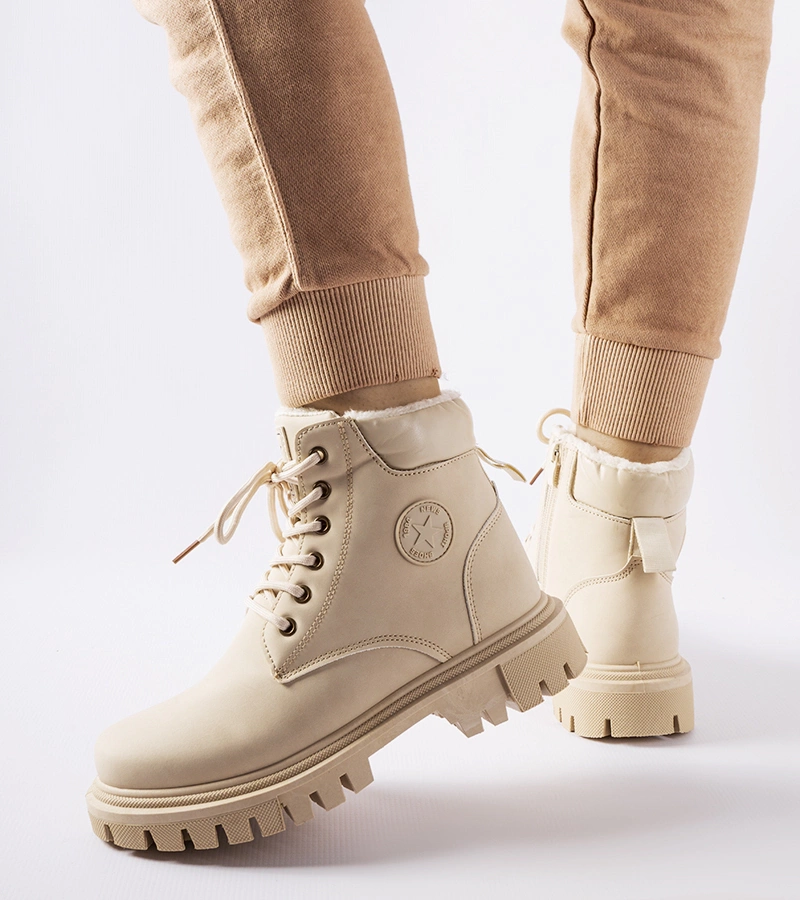 Beżowe ocieplane damskie trapery