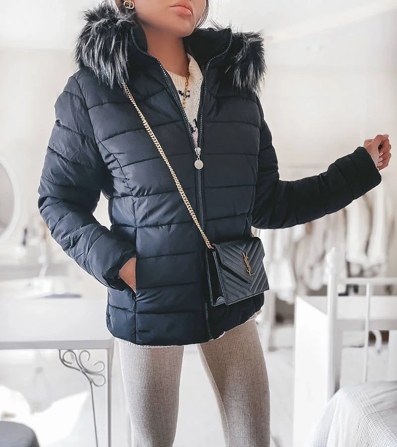 Czarna kurtka pikowana