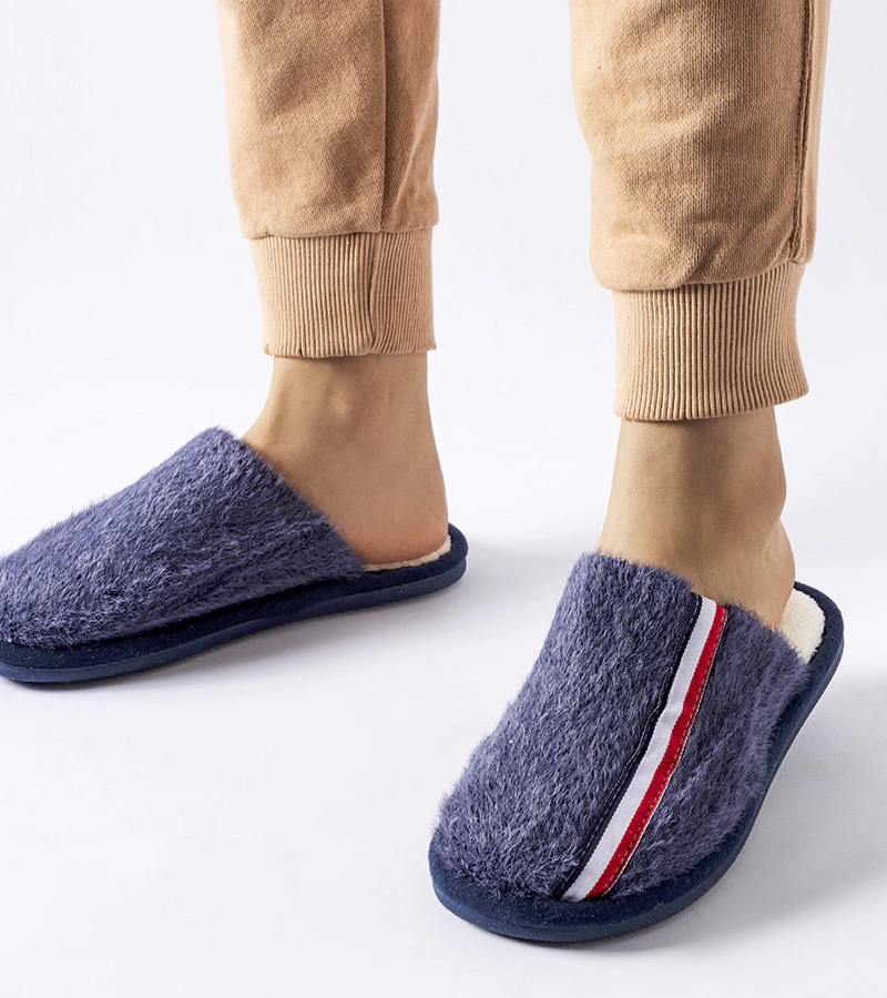 Granatowe ciepłe kapcie