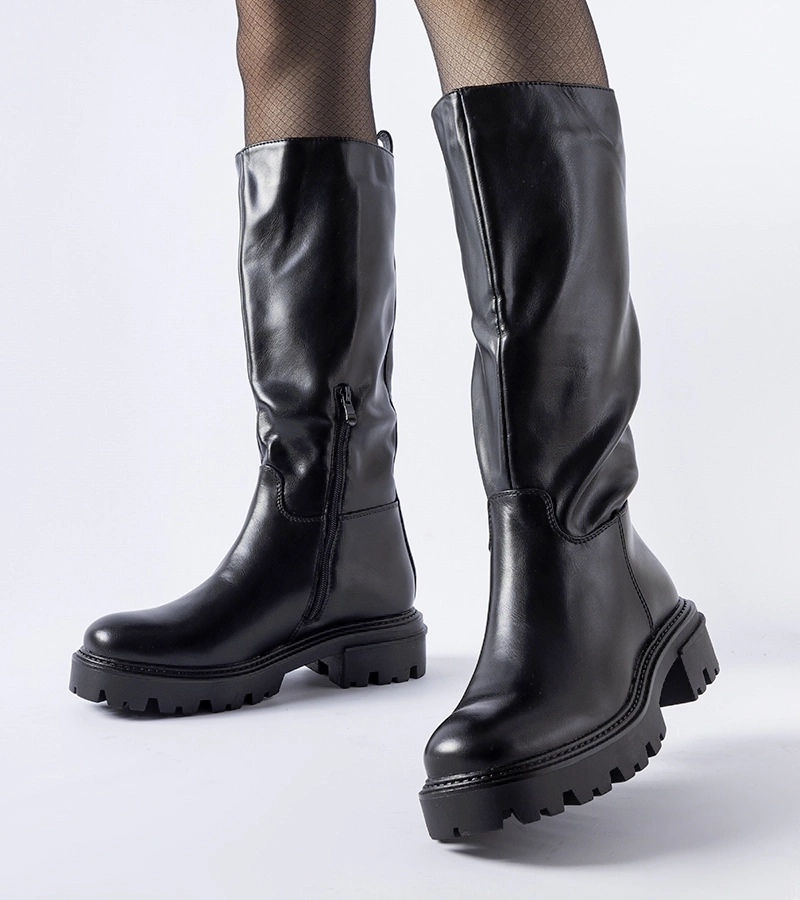 Czarne ocieplane kozaki