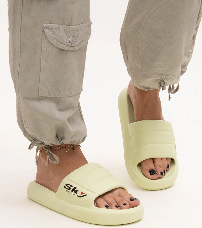 Zielone piankowe klapki