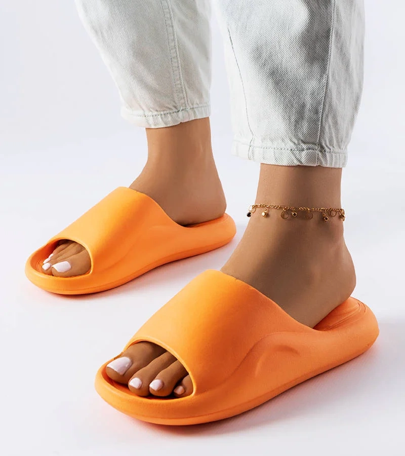 Pomarańczowe klapki gumowe