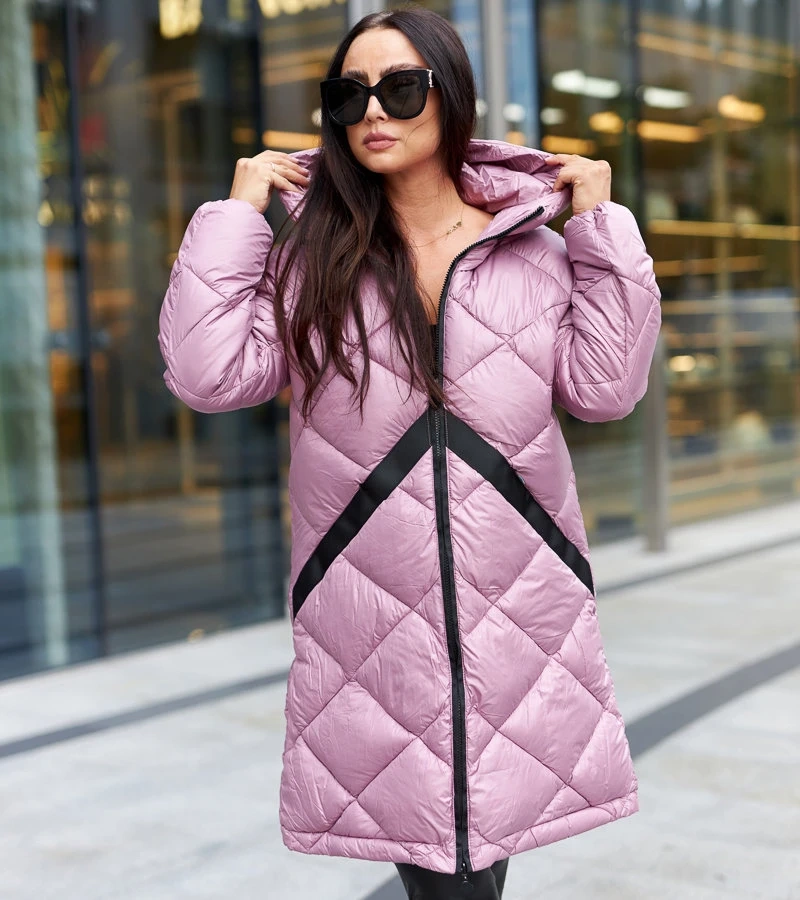 Długa różowa pikowana kurtka z lampasem