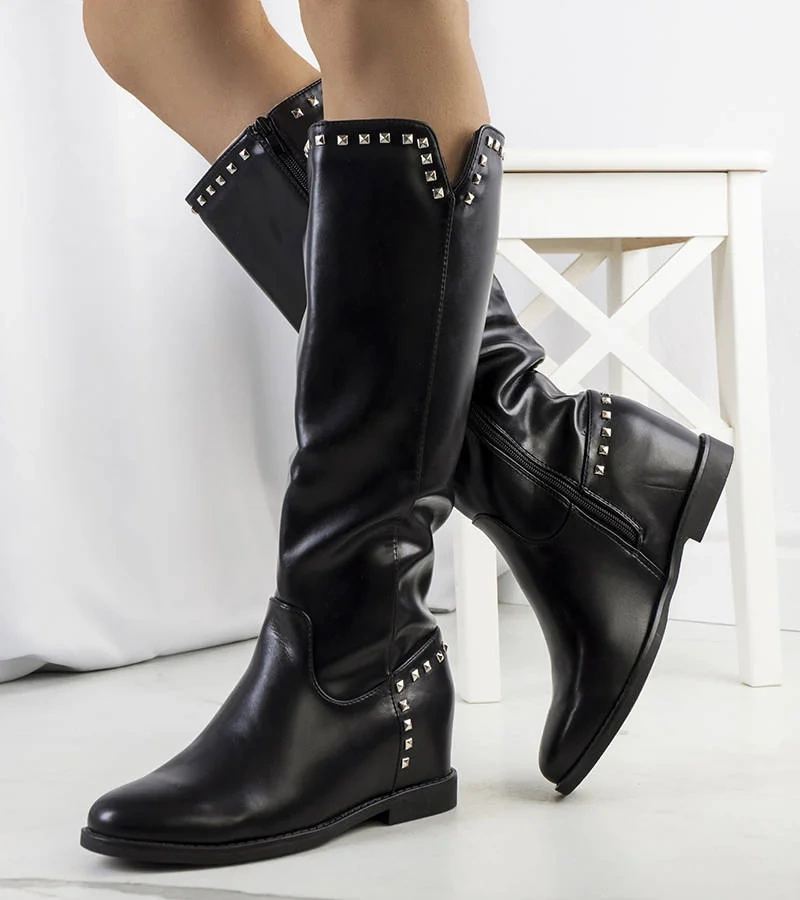 Czarne kozaki na ukrytym koturnie