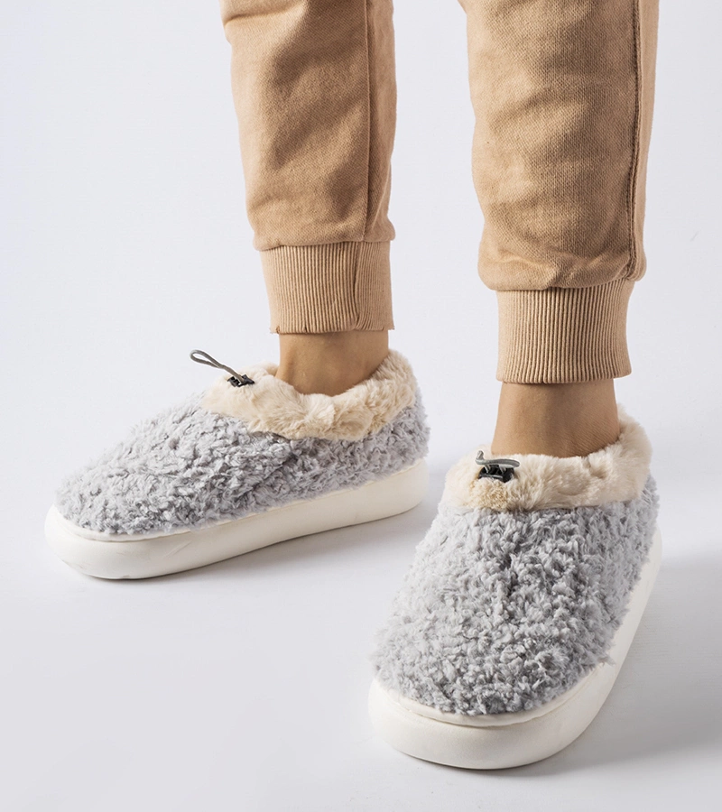 Szare ciepłe kapcie z zakrytą piętą