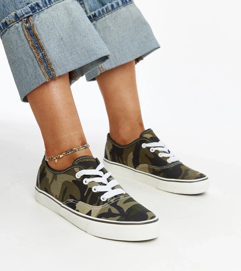 Zielone wojskowe klasyczne tenisówki