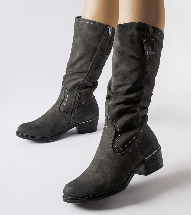 Szare ocieplane kowbojki na klocku