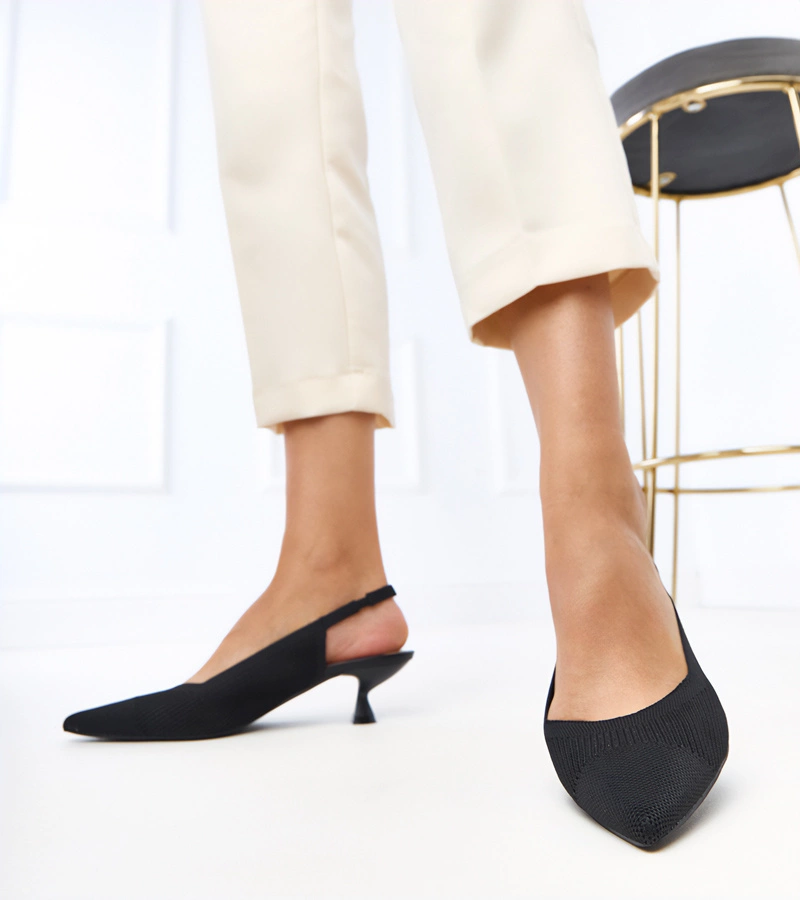 Hers Czarne czółenka materialowe na niskim obcasie