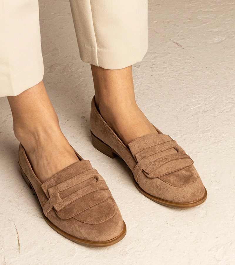 Hers Brązowe damskie mokasyny klasyczne z ekozamszu