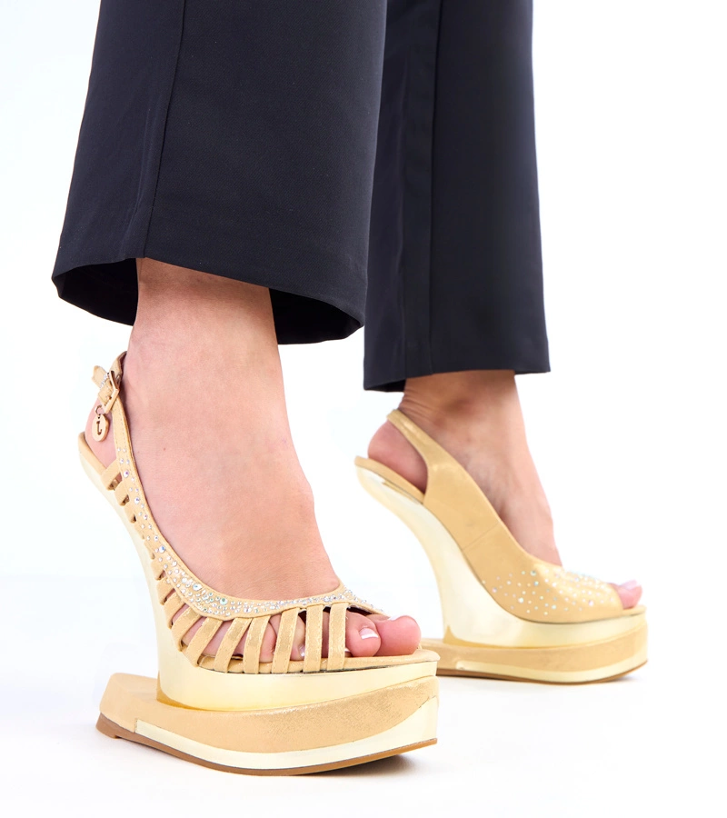 Hers Złote sandały z cyrkoniami na futurystycznym obcasie