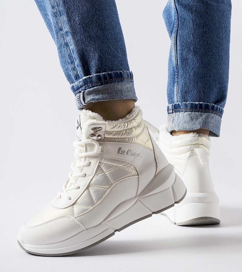 Białe ocieplane buty Lee Cooper LCJ-23-44-1983L