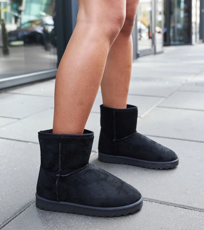 Czarne ocieplane śniegowce