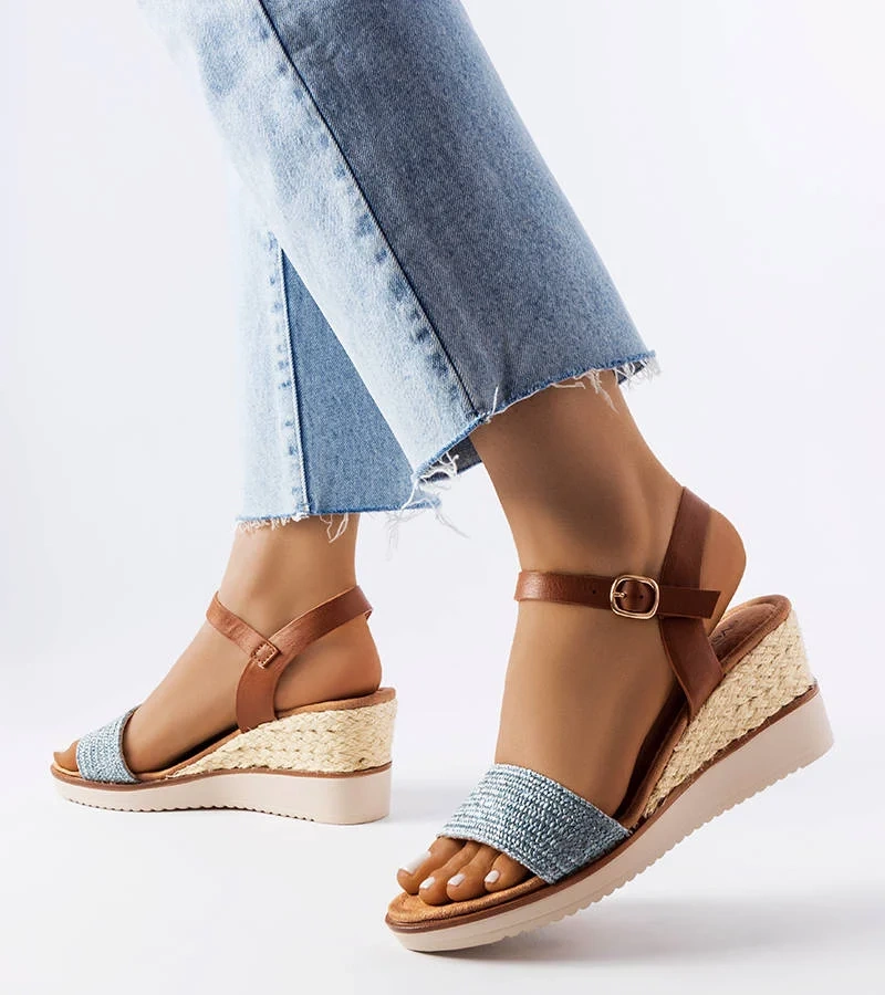 Hers Niebieskie sandały na koturnie