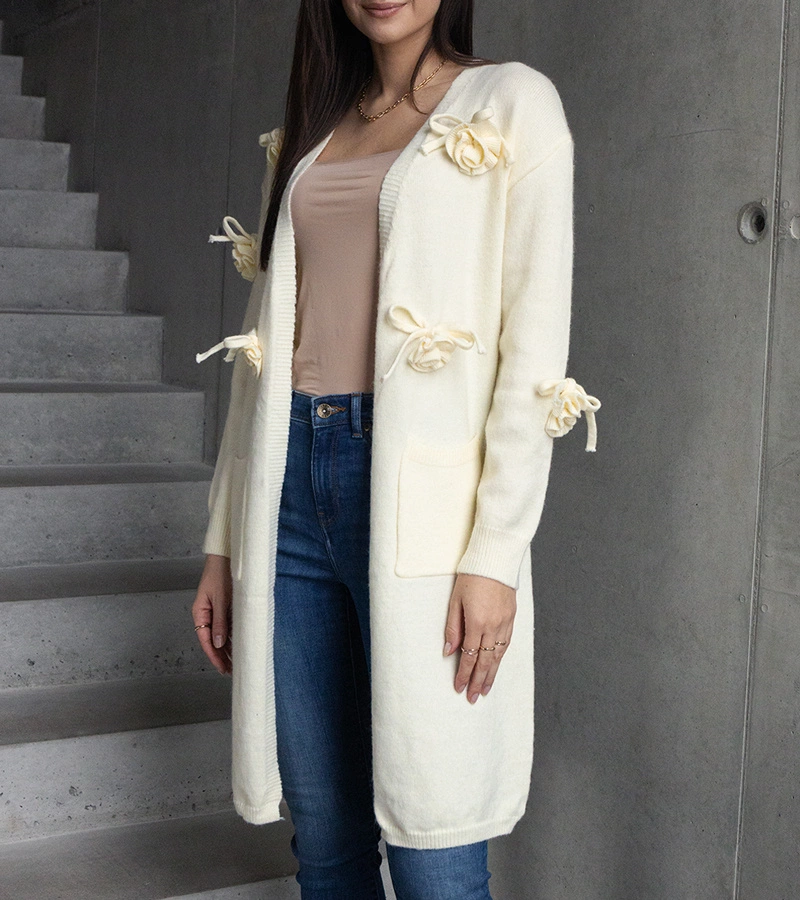 Hers Brązowy miękki sweterek zdobiony falbanką