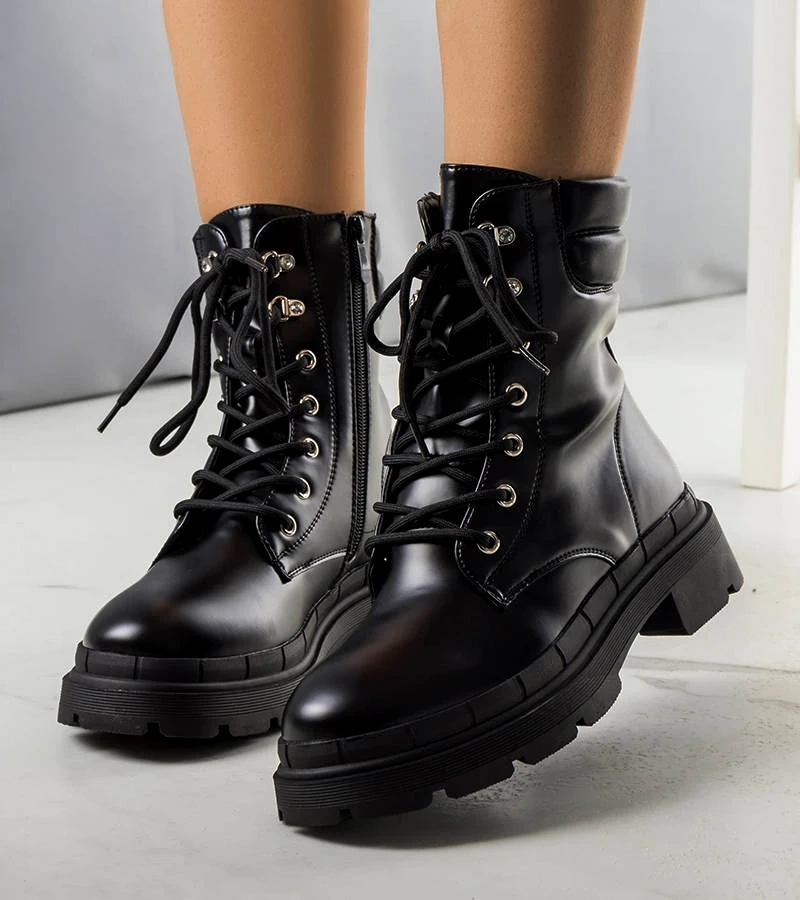 Czarne ocieplane botki z cyrkoniami