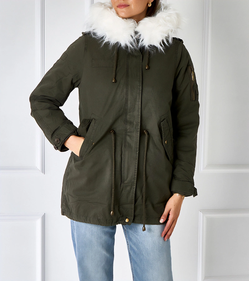 Zielona kurtka o luźnym kroju