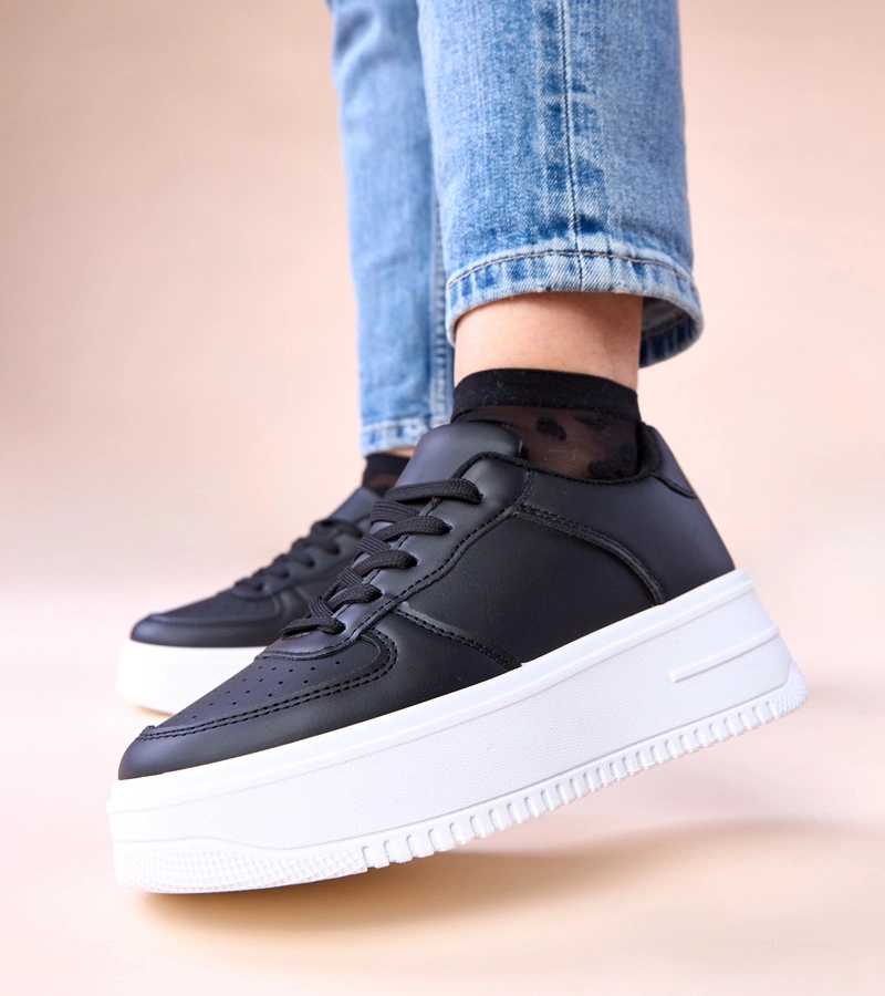 Hers Czarne sneakersy na platformie