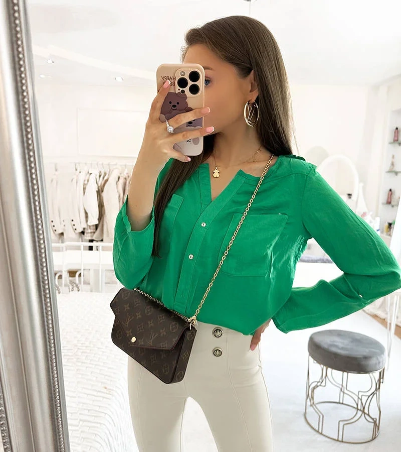 Luźna zielona koszula