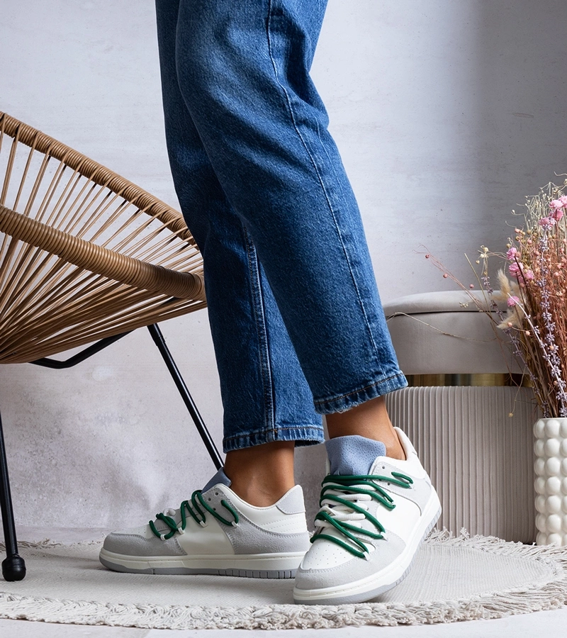 Hers Szare sneakersy trampki z zielonymi sznurówkami