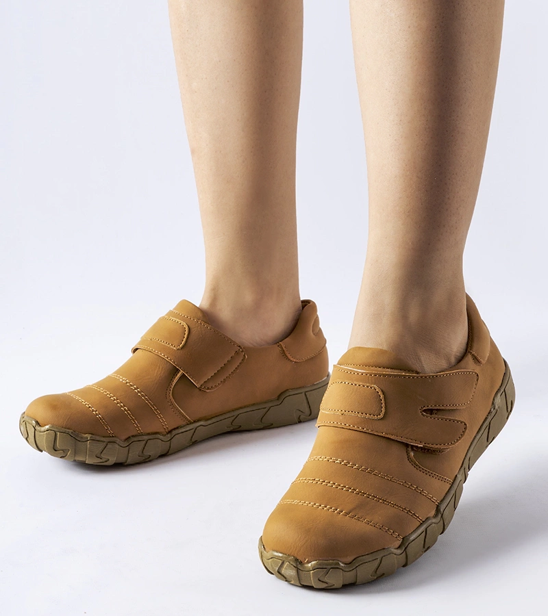 Brązowe półbuty na rzep