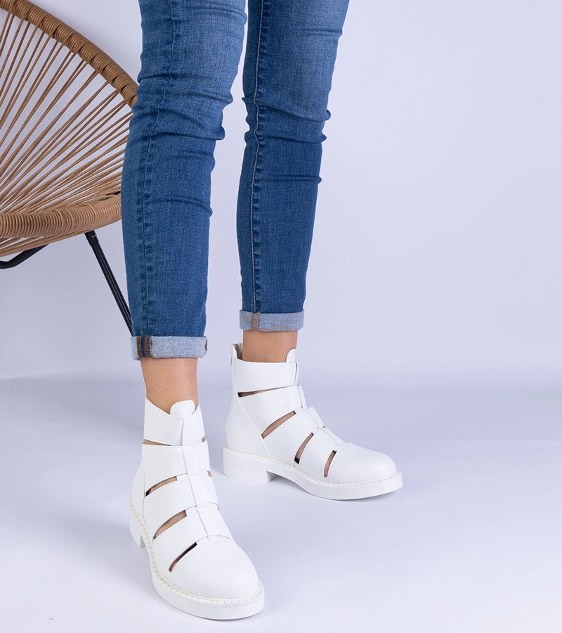 Hers botki damskie białe z ekoskóry z wycięciami na płaskim obcasie BOTKI PŁASKIE