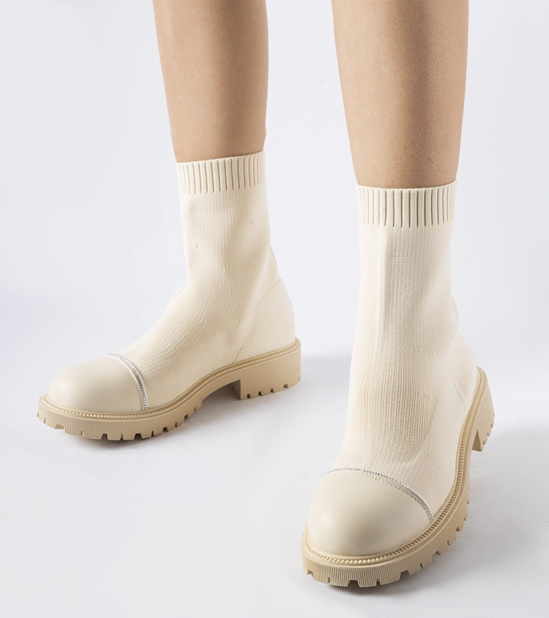 Beżowe skarpetowe botki z cyrkoniami