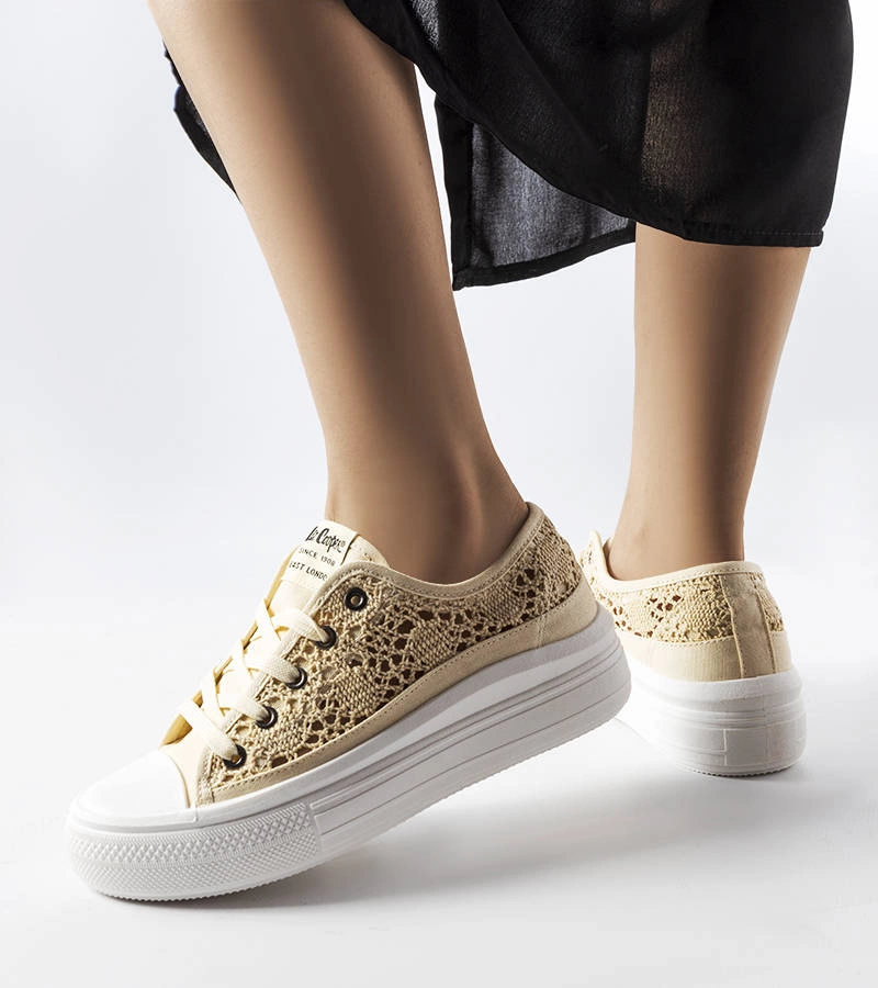 Beżowe ażurowe trampki Lee Cooper LCW23-44-1620