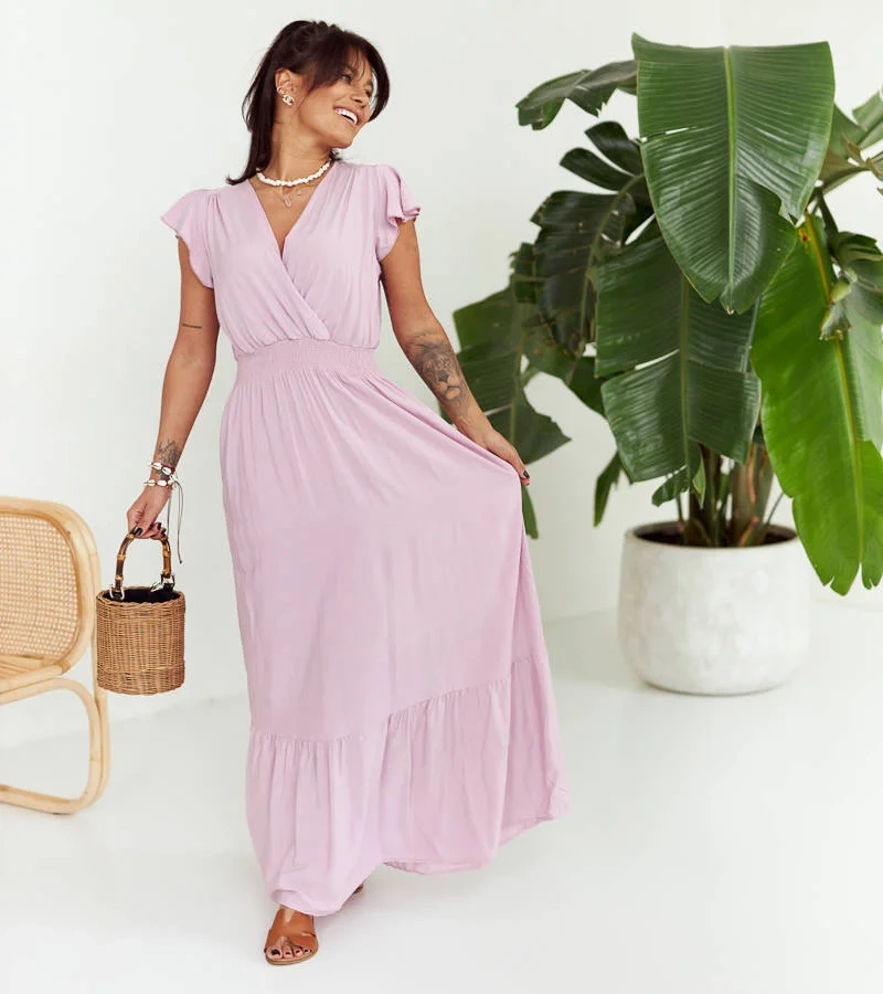 Czarna rozkloszowana sukienka na ramiączkach