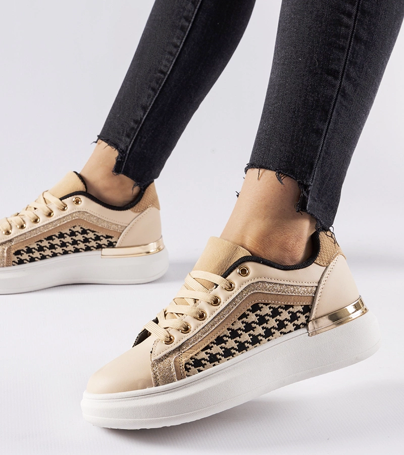 Beżowe sneakersy z brokatem