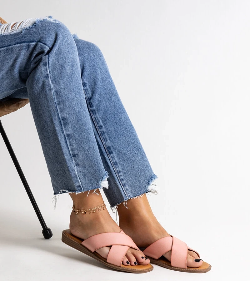 Różowe klapki z eco skóry