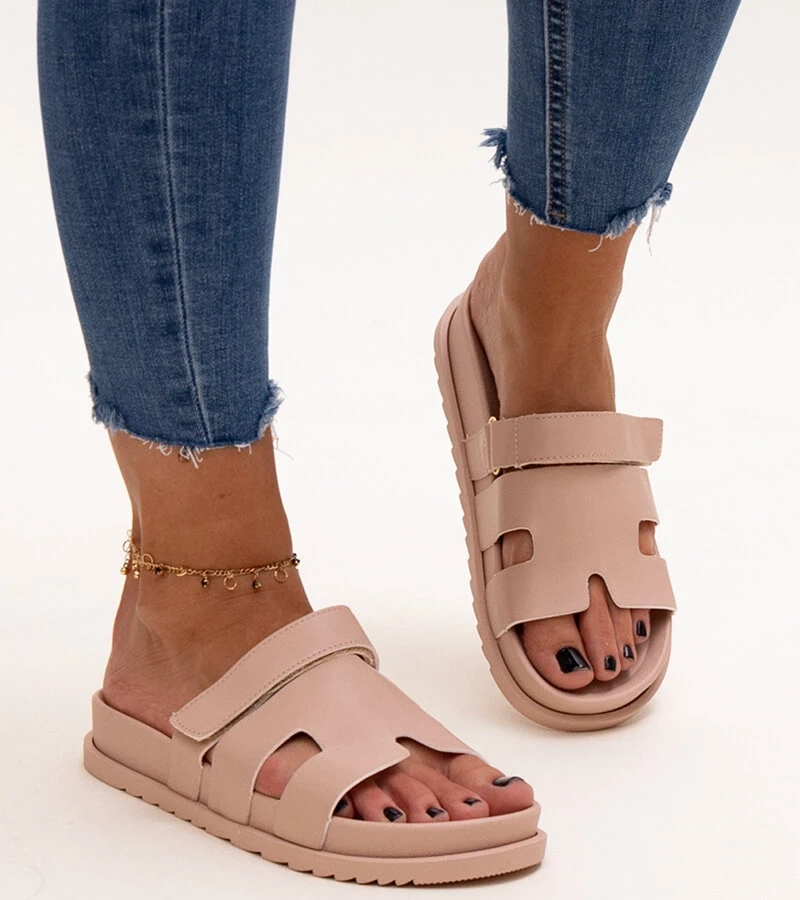 Beżowe klapki na rzep