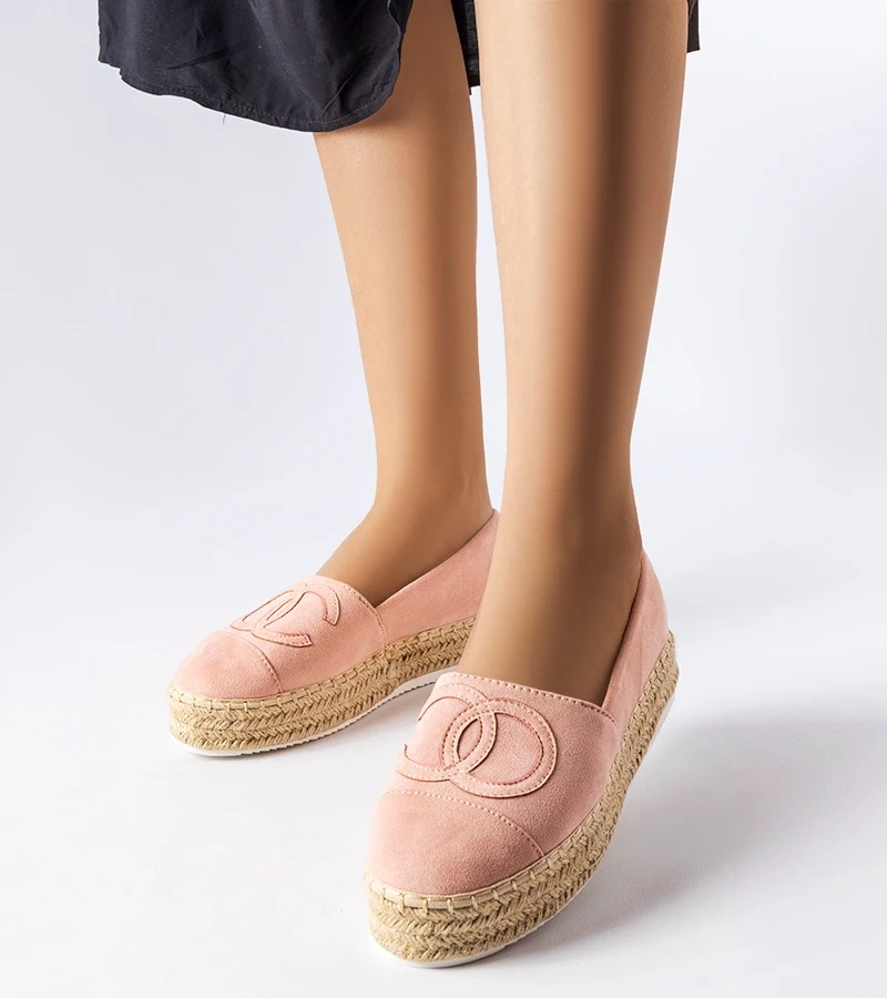 Różowe espadryle na grubej podeszwie