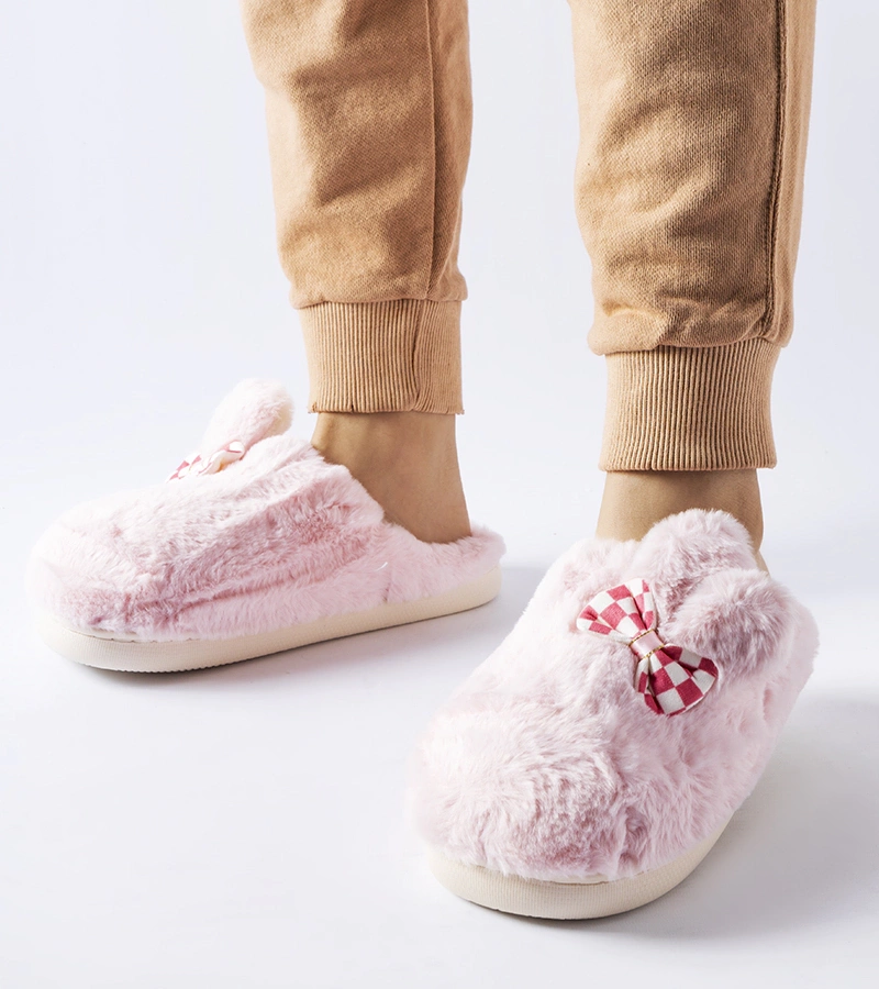 Różowe ocieplane damskie kapcie z uszami