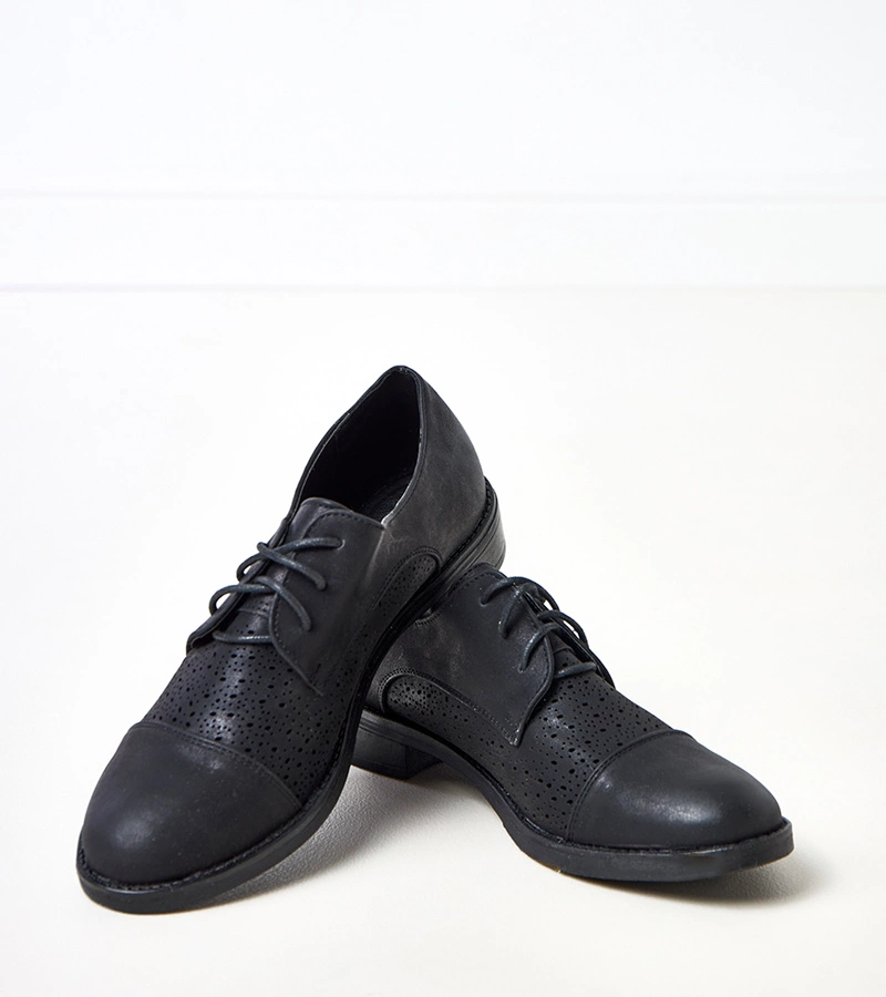 Czarne eleganckie półbuty