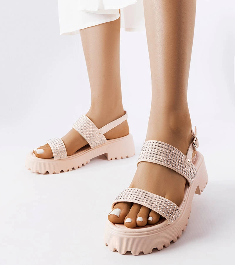 Beżowe sandały na platformie