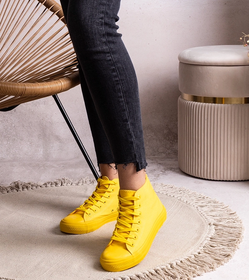 Żółte wysokie trampki