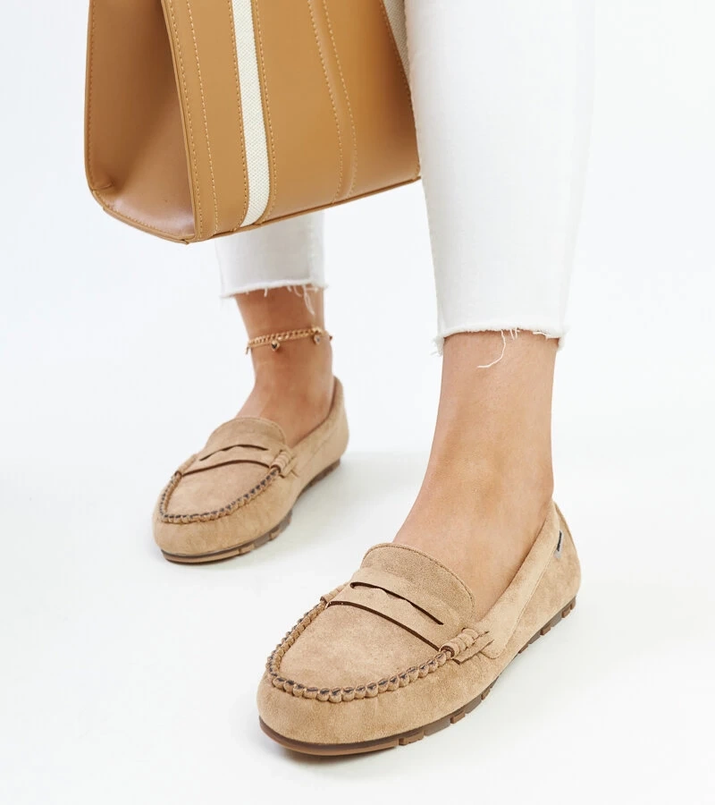 Brązowe zamszowe mokasyny