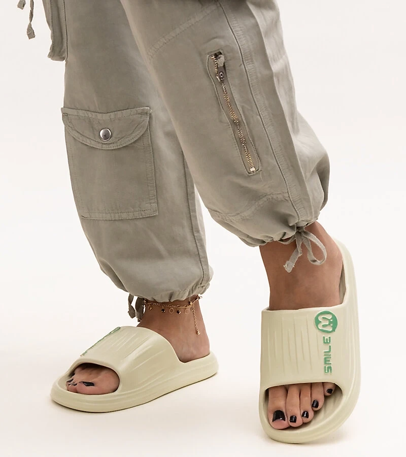 Zielone klapki piankowe